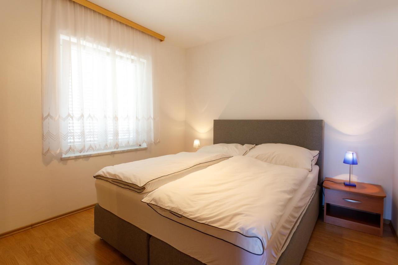 Apartments Lacic Krk Town Eksteriør bilde